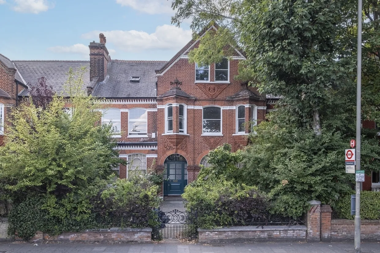 Bedford Hill London SW12 photo 1