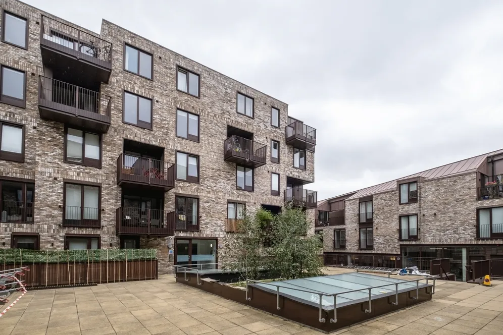 Gransden Avenue London E8 photo 2