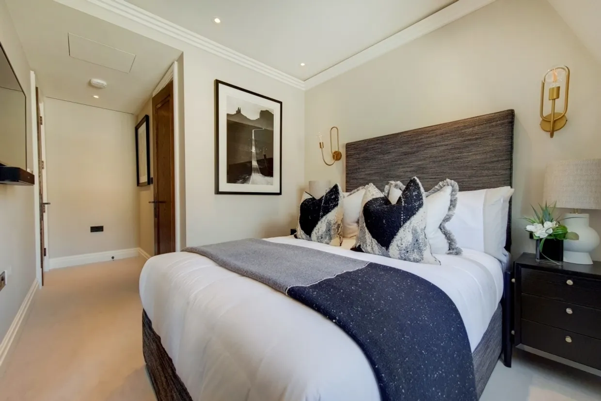 Prince of Wales Terrace London W8 photo 3