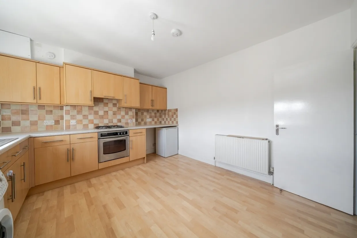 Ruxley Lane, Epsom KT19 photo 3