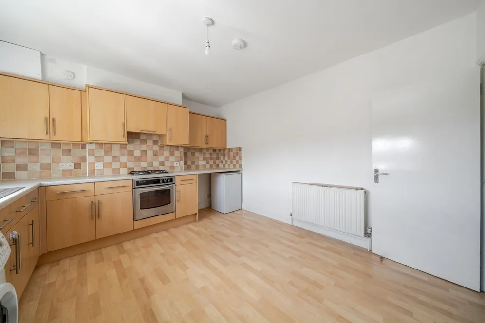 Ruxley Lane, Epsom KT19 photo 3