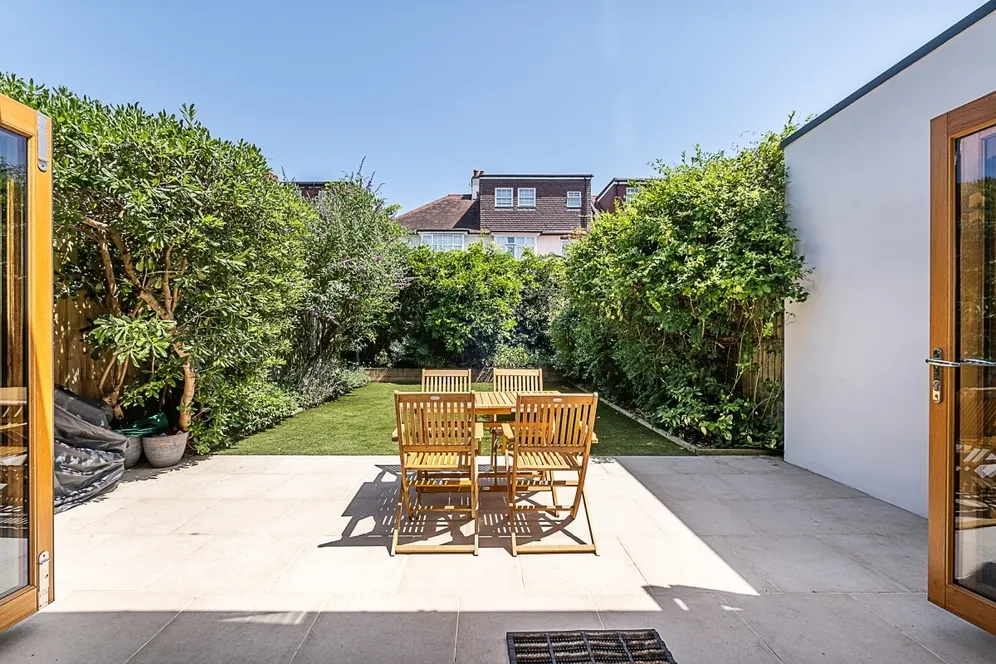 Marham Gardens Wandsworth Common SW18 photo 4