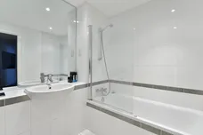 Carronade Court London N7 photo 5