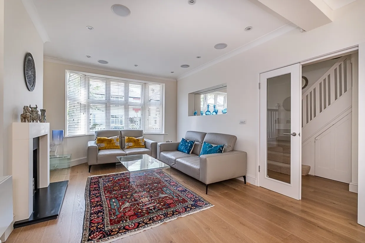 Marham Gardens Wandsworth Common SW18 photo 5