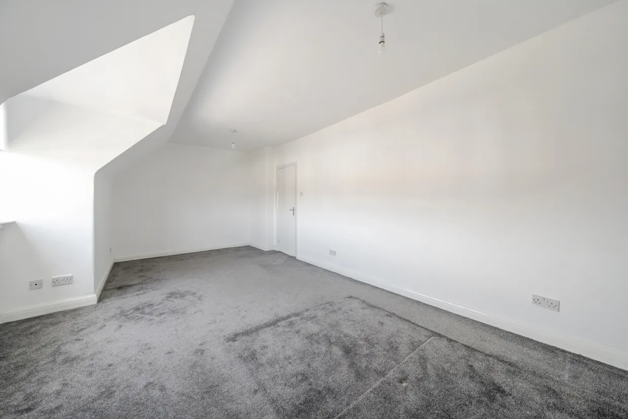 Ruxley Lane, Epsom KT19 photo 7