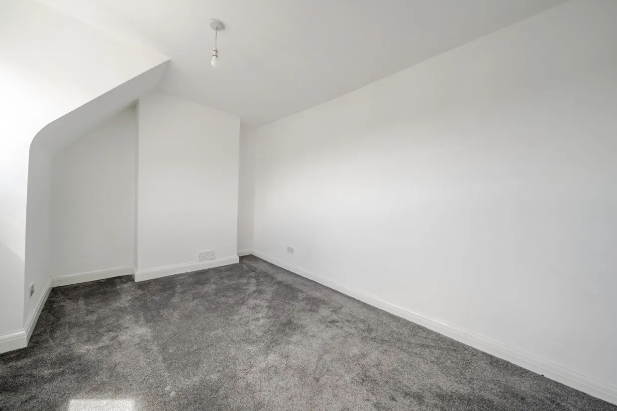 Ruxley Lane, Epsom KT19 photo 9
