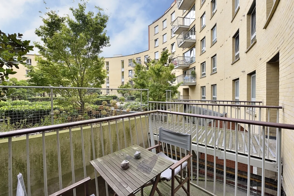 Carronade Court London N7 photo 8