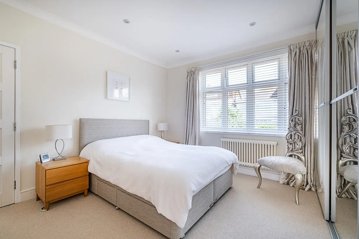Marham Gardens Wandsworth Common SW18 photo 10