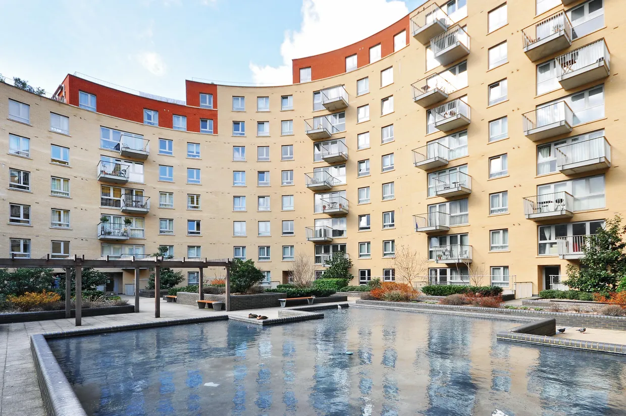 Carronade Court London N7 photo 9
