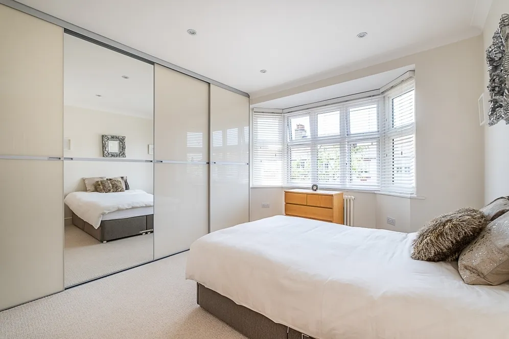 Marham Gardens Wandsworth Common SW18 photo 12