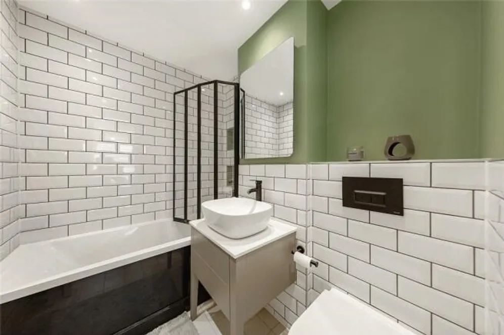Queenstown Road London SW8 photo 6