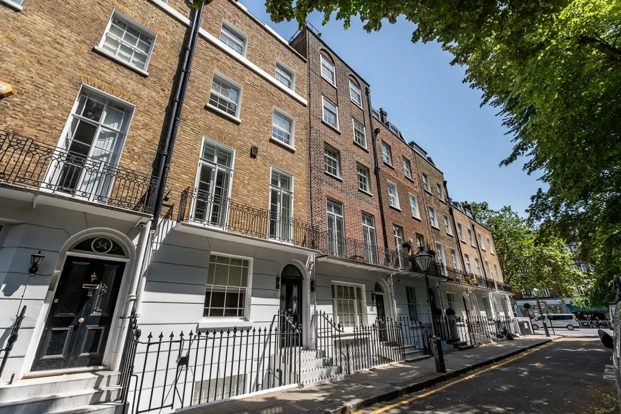 Brompton Square Knightsbridge SW3 photo 13