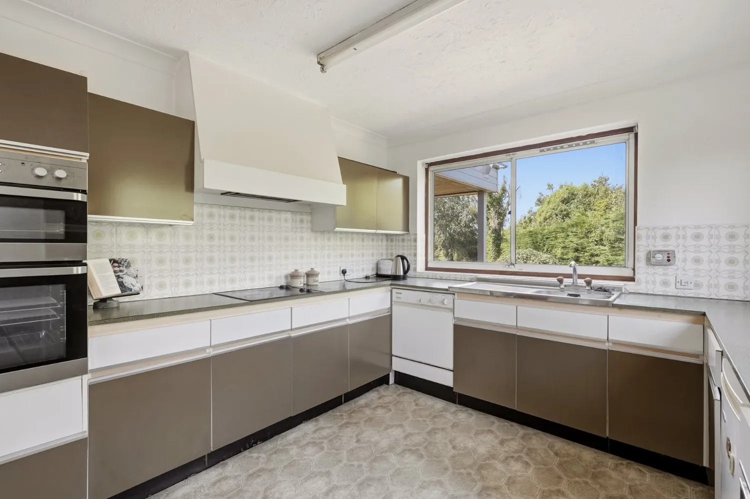 Beacon Heights, St. Osyth, CO16 photo 8