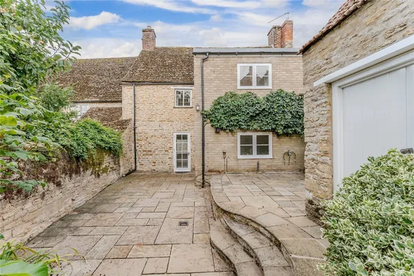 Main Street, Woodnewton, PE8 photo 17