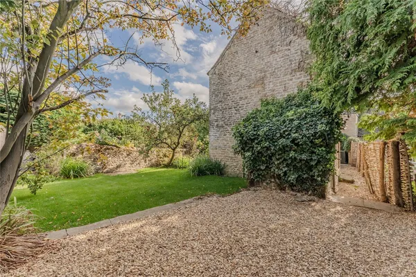 Main Street, Woodnewton, PE8 photo 18