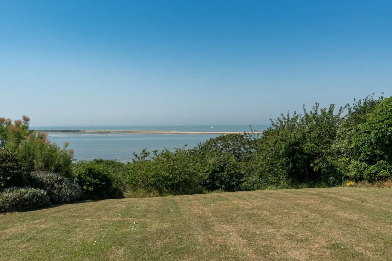 Beacon Heights, St. Osyth, CO16 photo 26