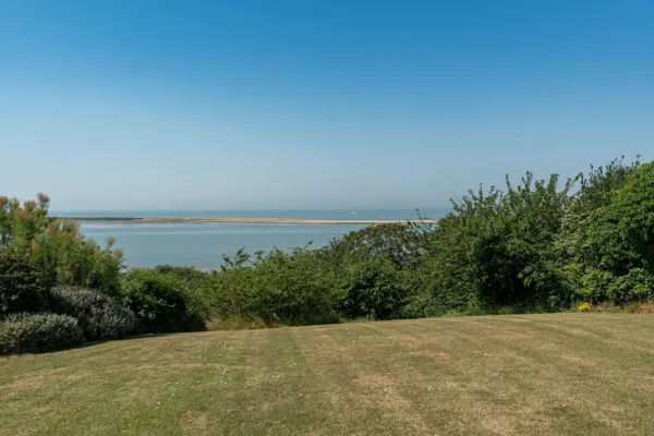 Beacon Heights, St. Osyth, CO16 photo 26