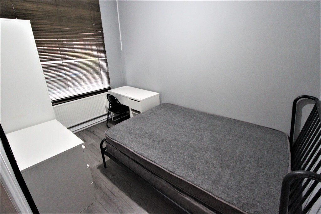 Room 1 of 5, Gulson Road, Coventry, CV1 2HZ Image 1