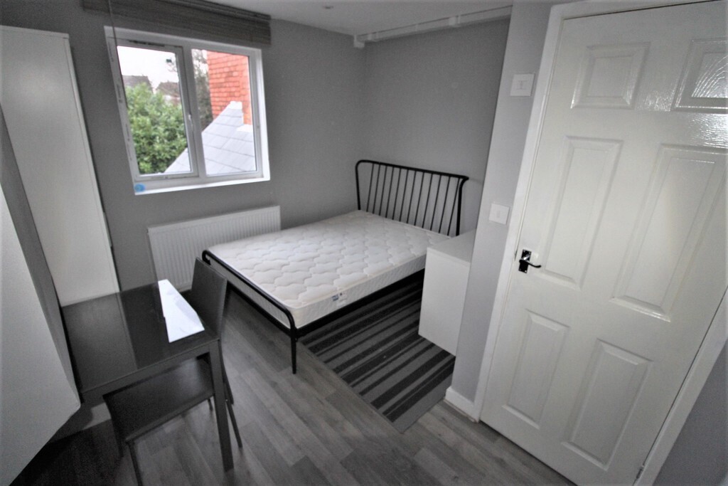 Room 5 of 5, Gulson Road, Coventry, CV1 2HZ Image 4