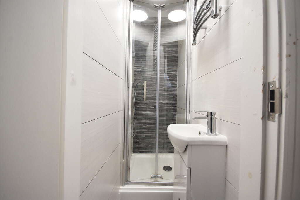 Room 4 of 5, Marlborough Road, Coventry, CV2 4EN Image 6