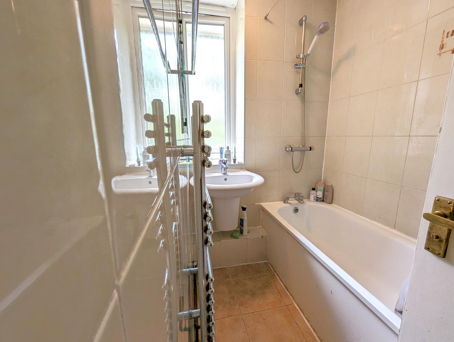 Three Bedroom Masionette To Let In Swiss Cottage NW8 Image 6