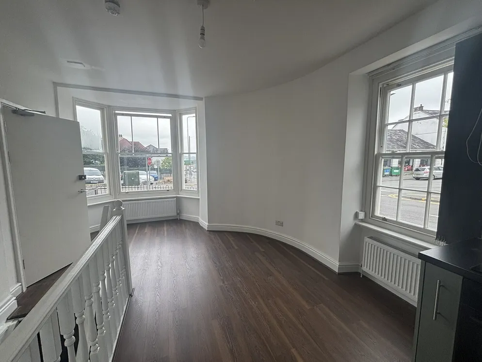 Property carousel item 4