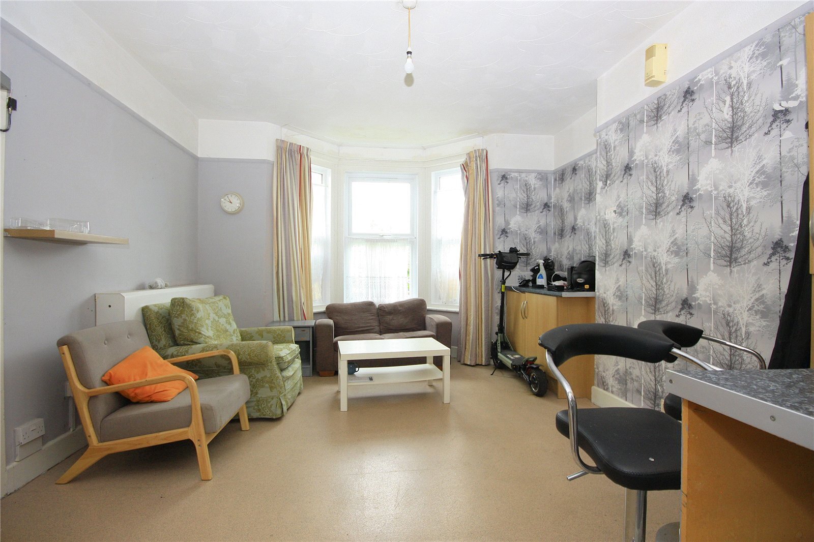 Mengham Avenue, Hayling Island, Hampshire, PO11 Image 3