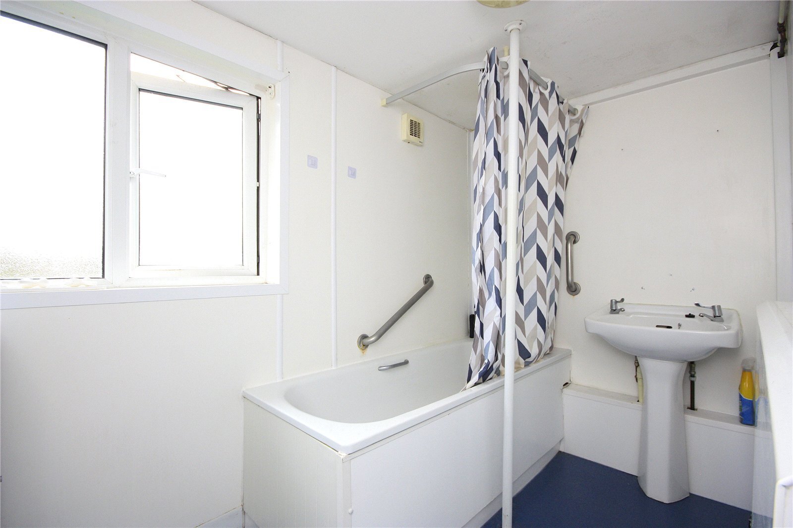 Mengham Avenue, Hayling Island, Hampshire, PO11 Image 11