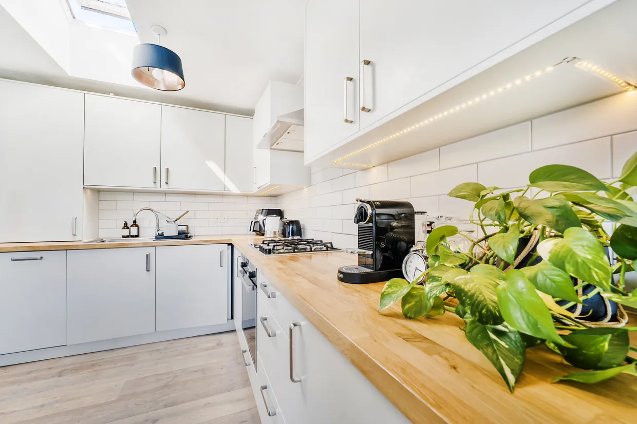Chichester Way, London, E14 photo 6