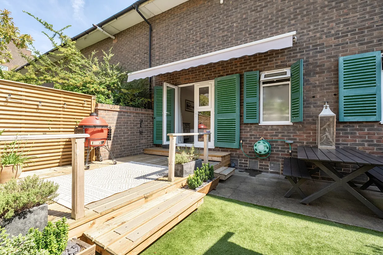 Chichester Way, London, E14 photo 11