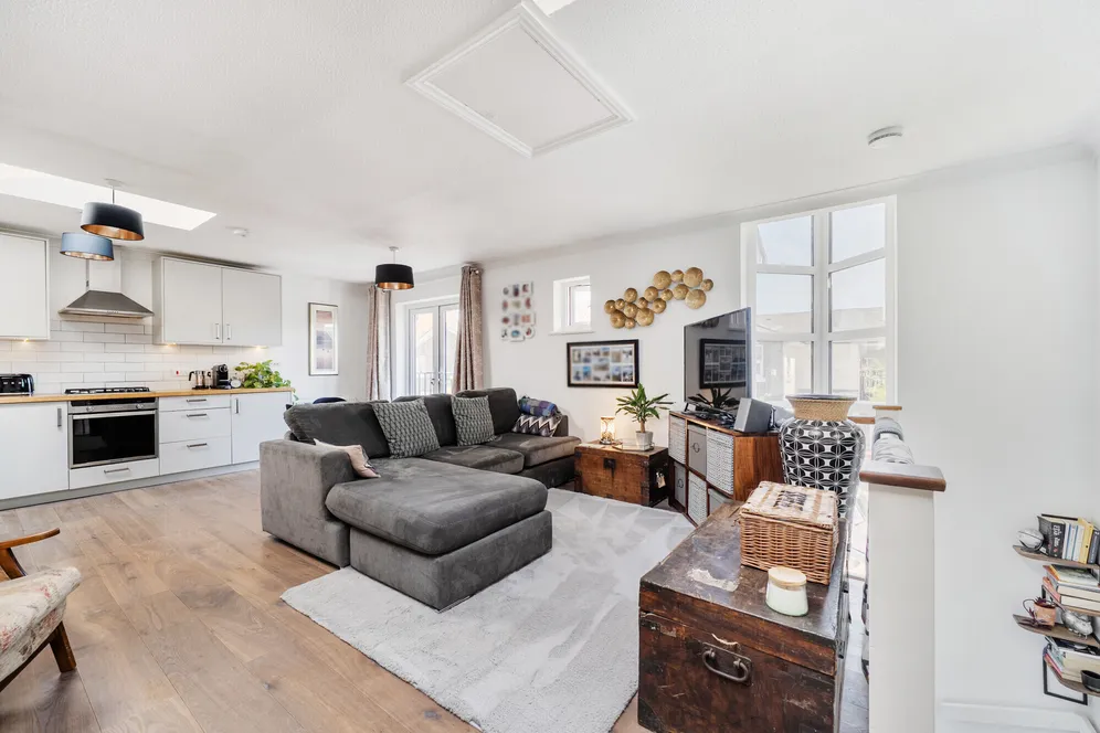 Chichester Way, London, E14 photo 13
