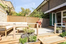 Chichester Way, London, E14 photo 14