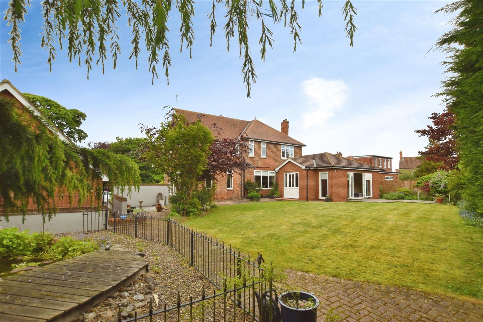 Station Road, Patrington Image 1