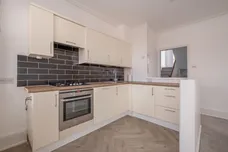 Burstock Road, London, SW15 photo 2