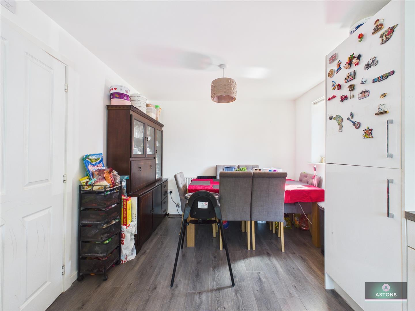 Foxglove Drive, Crawley Image 3
