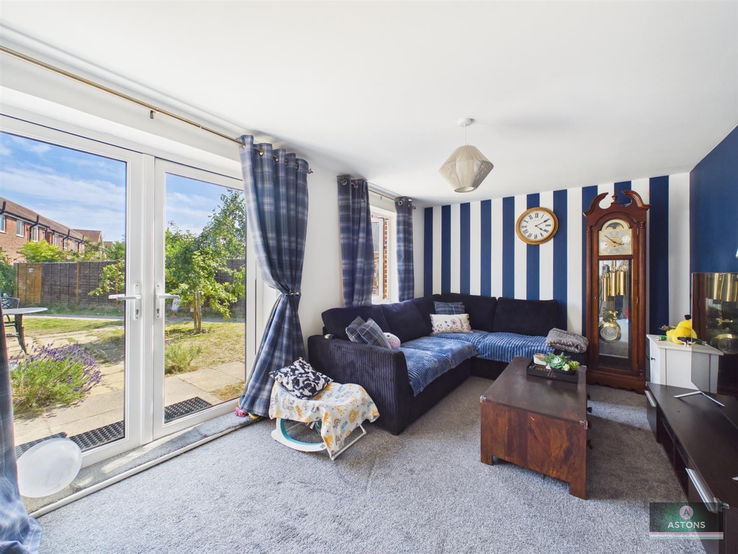 Foxglove Drive, Crawley Image 7