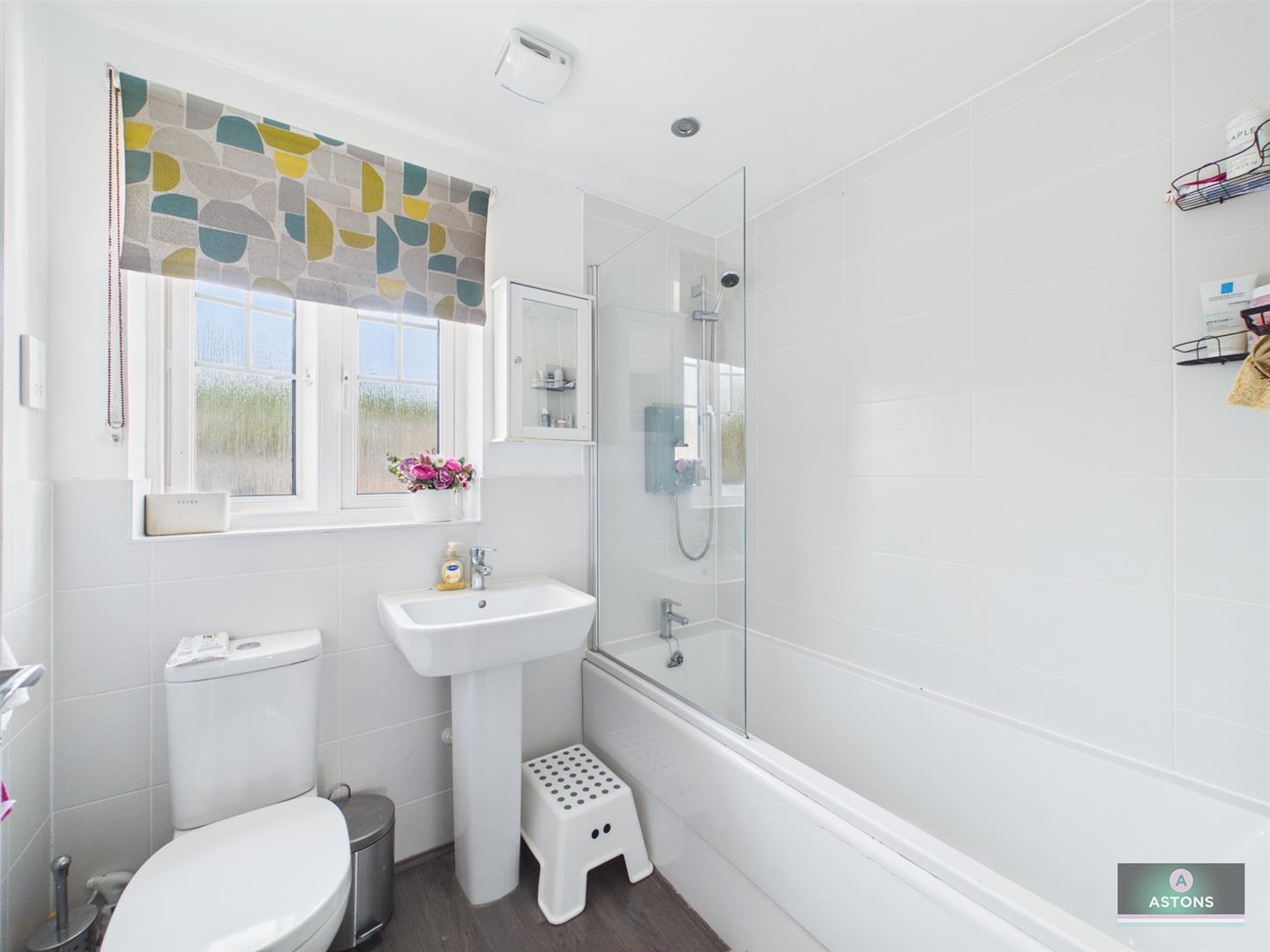 Foxglove Drive, Crawley Image 12