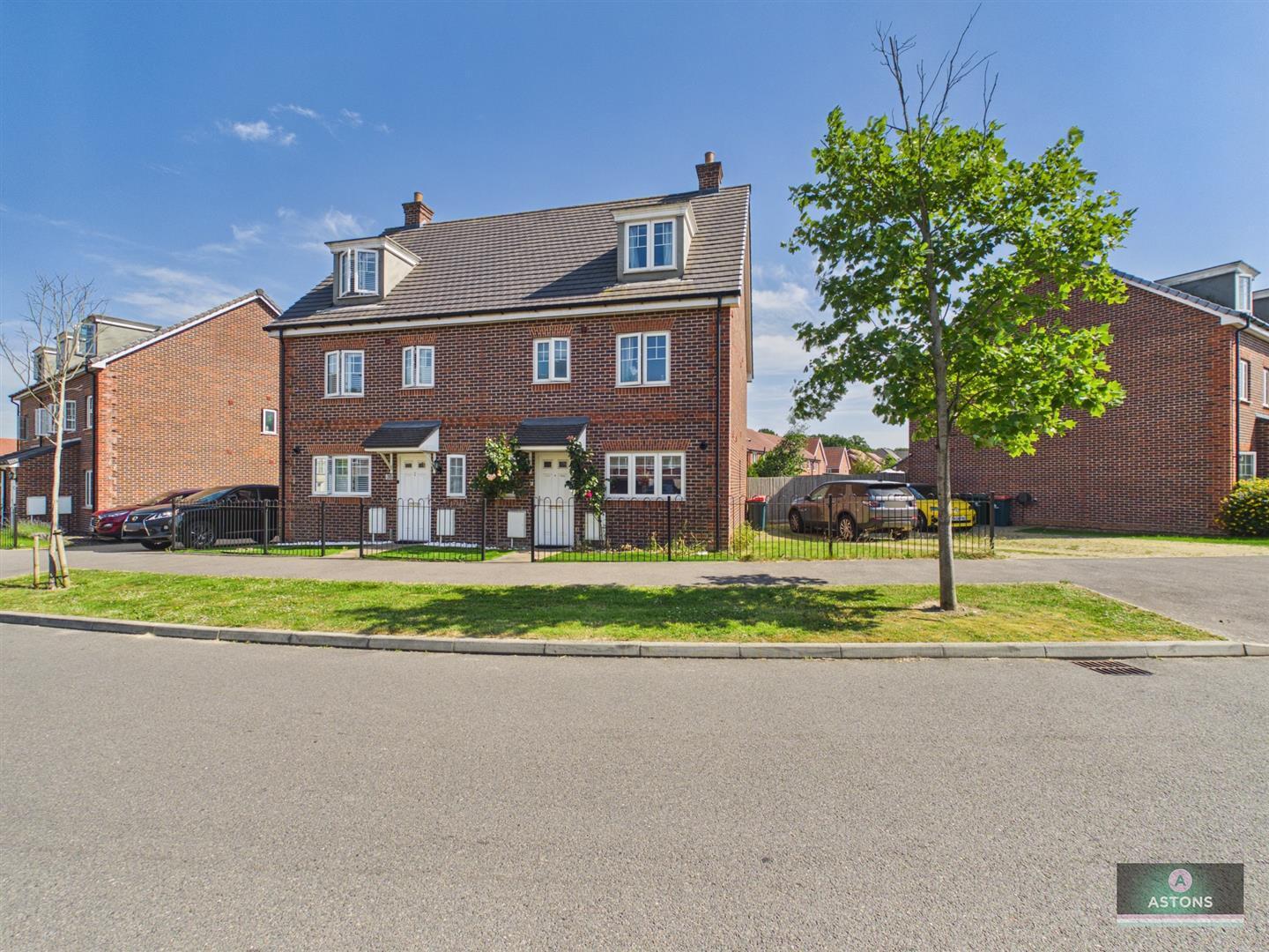 Foxglove Drive, Crawley Image 19
