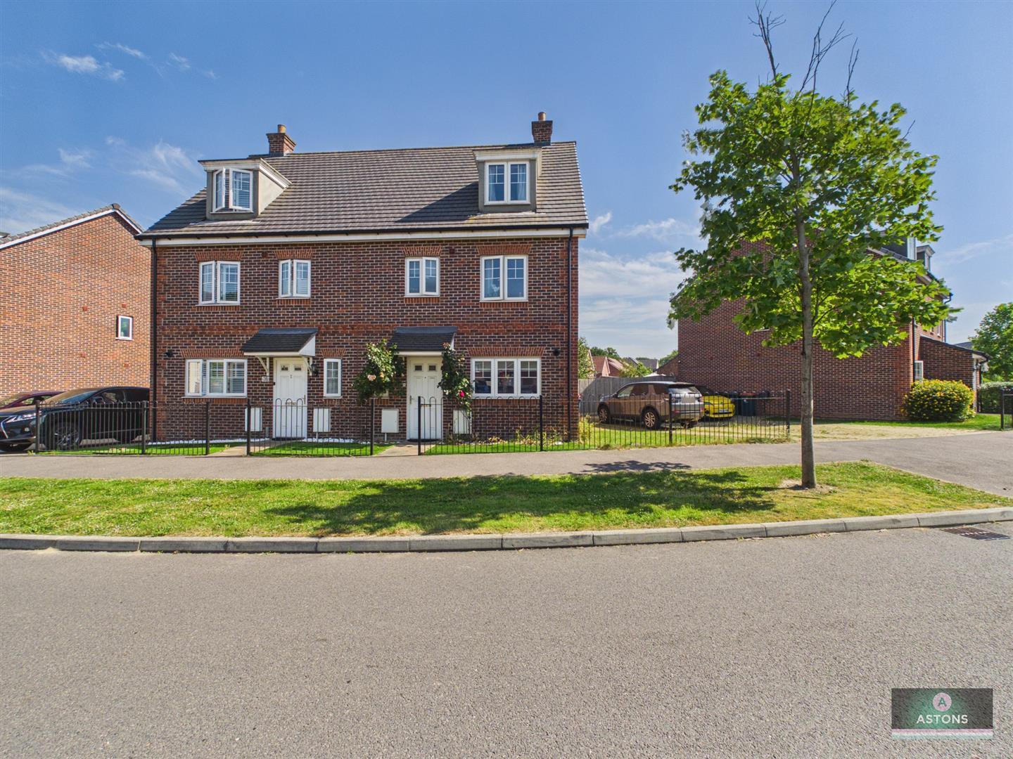 Foxglove Drive, Crawley Image 20