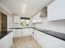 Parker Close, Wellington thumb 3