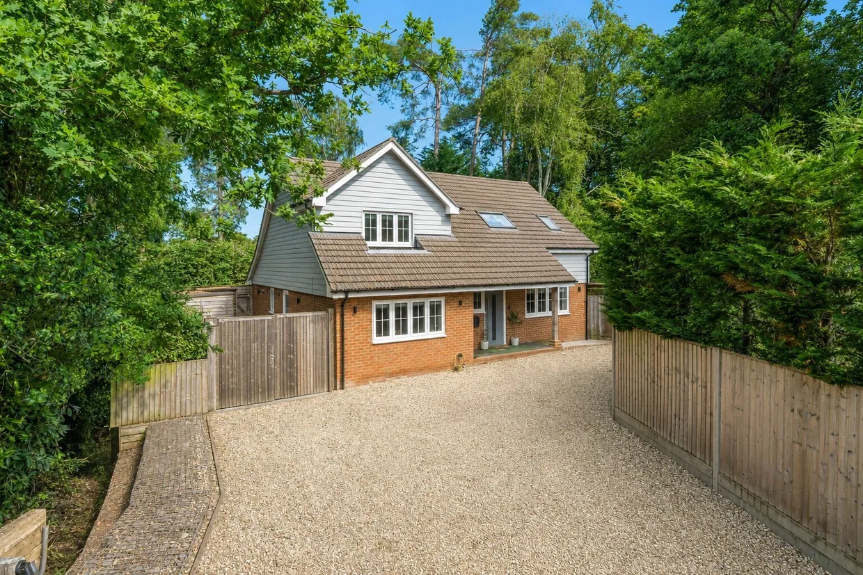Award Road, Fleet, GU52 photo 1