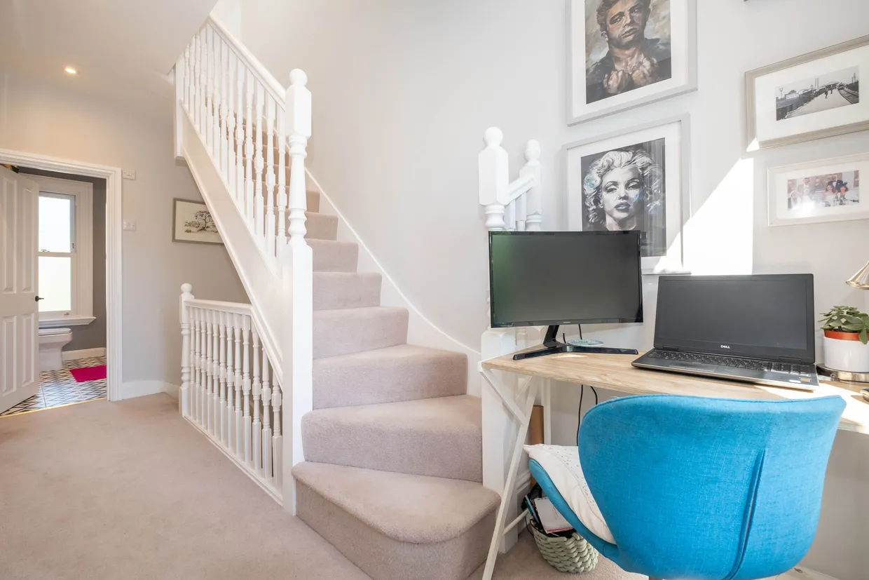 Edna Road, London, SW20 photo 10