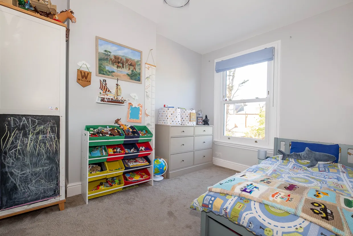 Edna Road, London, SW20 photo 12