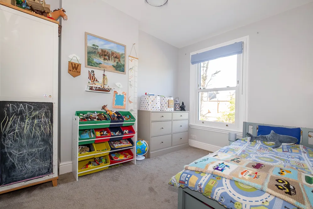 Edna Road, London, SW20 photo 12