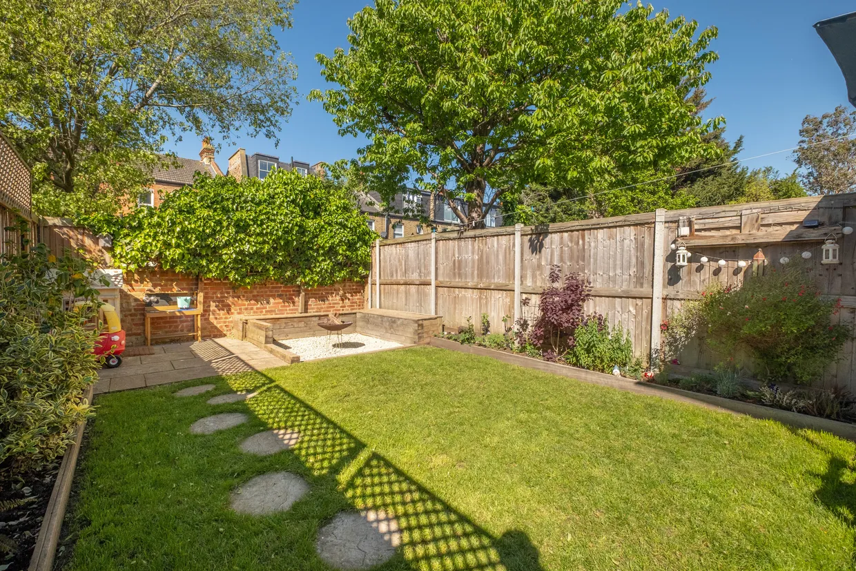 Edna Road, London, SW20 photo 15