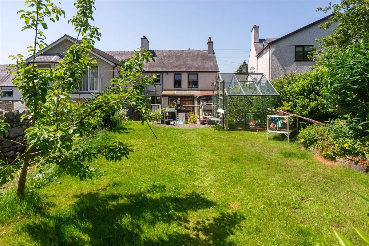 Garneddwen, Bethesda, Bangor, Gwynedd, LL57