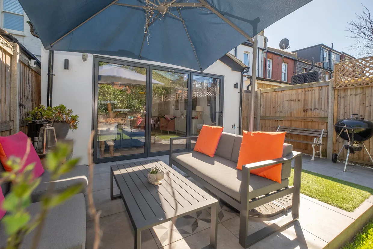 Edna Road, London, SW20 photo 20