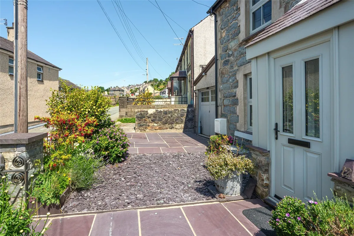 Garneddwen, Bethesda, Bangor, Gwynedd, LL57