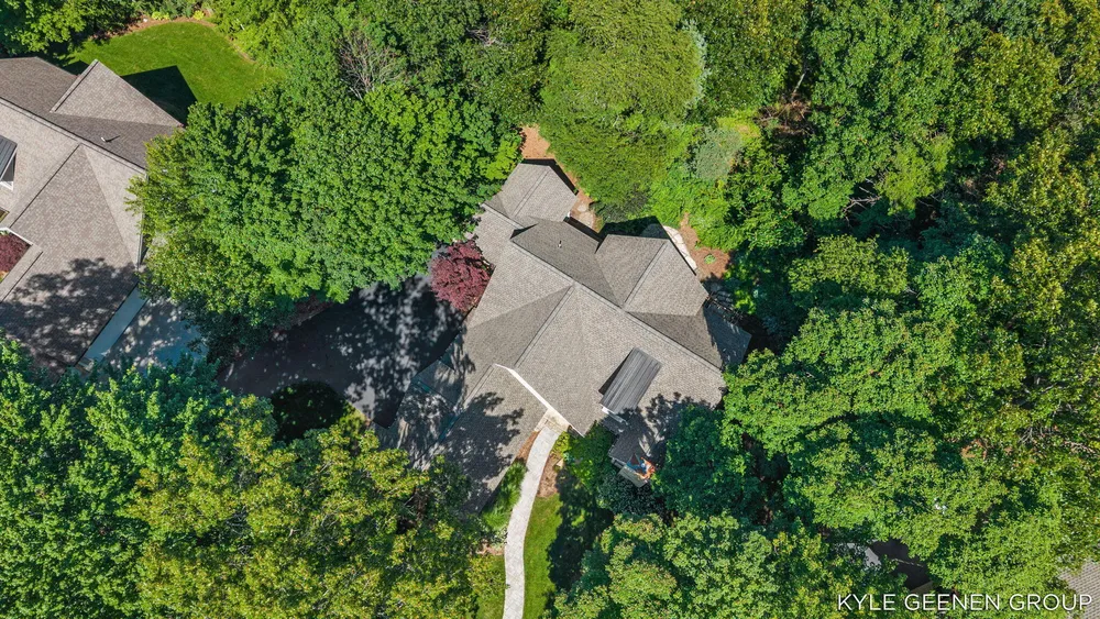 593 Old Macatawa Ct, Holland, MI 49423