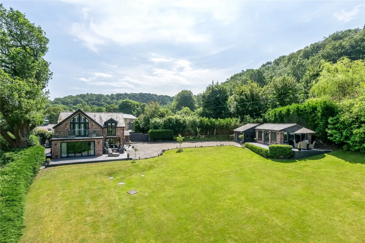 Mottram Road, Alderley Edge, SK9 photo 3